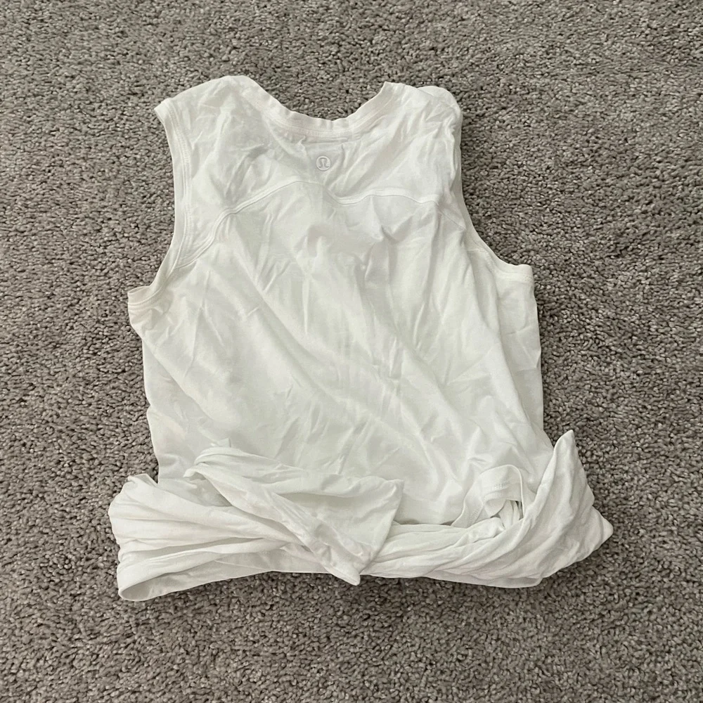 Lululemon Tank - Picture 4 of 5